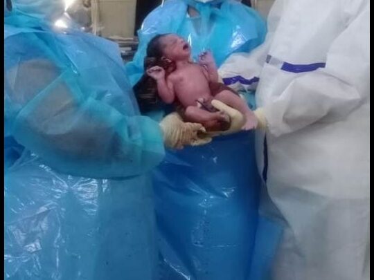 बरमकेला सीएचसी में कोरोना पीडि़त महिला की हुयी सफल डिलीवरी जच्चा-बच्चा दोनों स्वस्थ, बच्चे की कोविड रिपोर्ट नेगेटिव डिलीवरी कराने वाली नर्सेज ने कहा नव जीवन के आगमन का साक्षी बनकर मिला सुकून