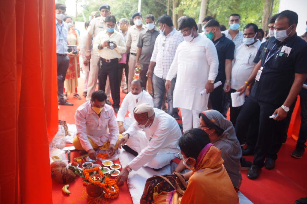 जिले के प्रभारी मंत्री श्री ताम्रध्वज साहू ने किया 6.77 करोड़ रूपये के 75 कार्यो का लोकार्पण एवं भूमिपूजन