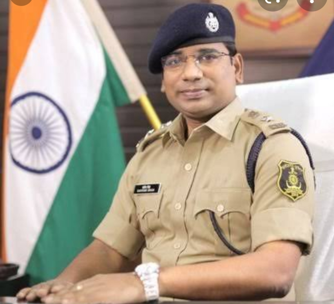  नवपदस्थ कोरिया एसपी संतोष सिंह ने कहा मेरे लिए जनता से संबंध मेरी प्राथमिकता रहेगी  