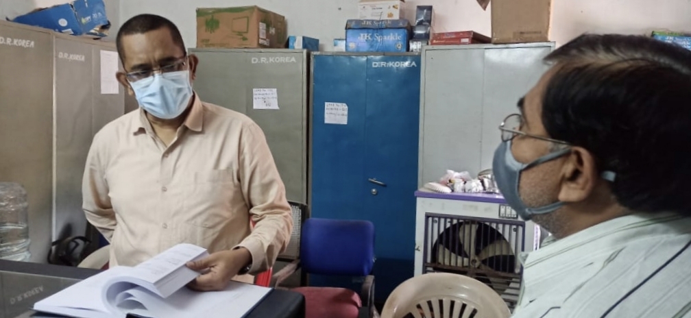 आकस्मिक निरीक्षण में अपने कर्तव्य स्थल पर बिना किसी पूर्व सूचना के अनुपस्थित पाये जाने पर 8 कर्मचारियों को कारण बताओ नोटिस जारी