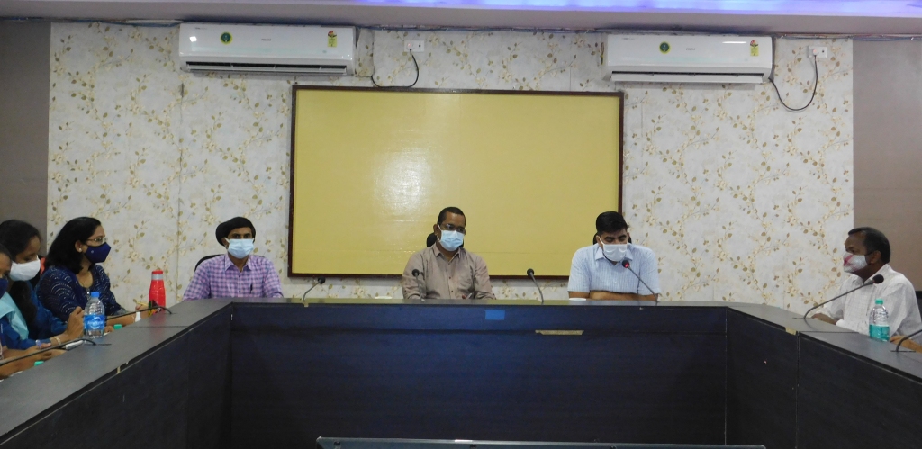 कलेक्टर श्री धावड़े ने विद्यार्थियों की सुविधा के लिए जाति प्रमाण पत्र तैयार करवाने शिक्षा और राजस्व विभाग को आपसी समन्वय के दिए निर्देश, शिक्षा विभाग की समीक्षा बैठक सम्पन्न