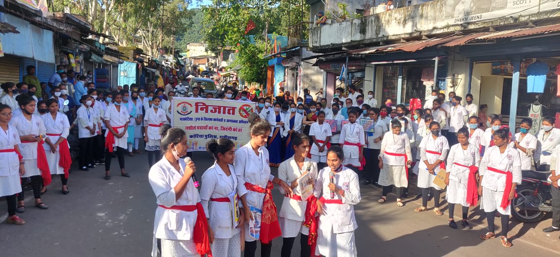 कॉलेज की छात्राओं ने किया नुक्कड़ नाटक, हल्दीबाड़ी चिरमिरी में हुआ आयोजन