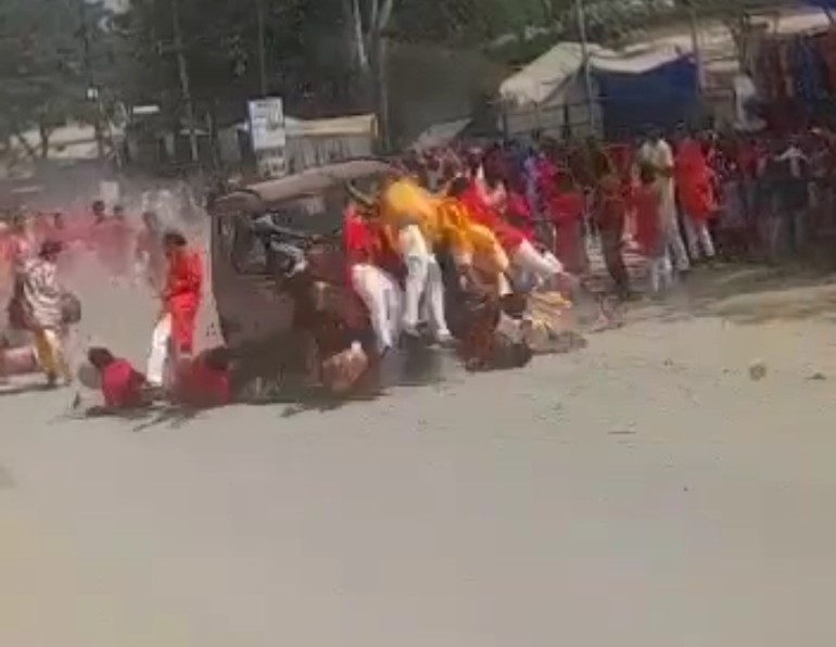 पत्थलगांव में भींड पर वाहन चढ़ाने वाले दोनों आरोपियों के घरों पर पुलिस ने दी दबिश...