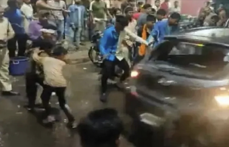 BIG BREAKING: छत्तीसगढ़ जशपुर के बाद मध्यप्रदेश में भी दुर्गा विसर्जन के जुलूस में तेज रफ्तार कार ने लोगो को मारी टक्कर...7 घायल...