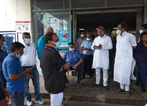 छत्तीसगढ़ ब्रेकिंग : सरकारी अस्पताल में चार नवजातों की मौत...राज्य सरकार ने अधिकारियों की बुलाई आपात बैठक...अधिकारी ने कहा&ndash;इसमें कुछ भी &lsquo;असामान्य&rsquo; नहीं...