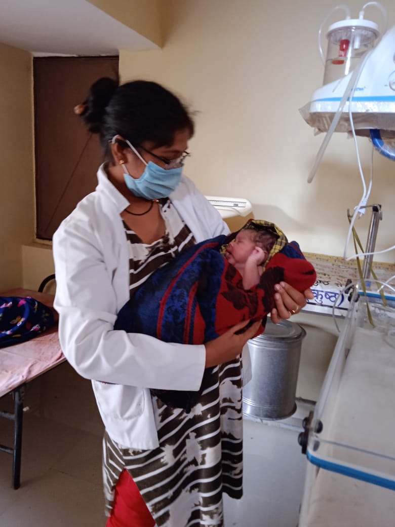 कलेक्टर के प्रयास से 70 से बढ़कर 120 उपस्वास्थ्य केंद्रों में शुरू हुई संस्थागत प्रसव सुविधा,  आनंदपुर, गोल्हाघाट, टेंगनी, मुर्किल, सिरौली, अकलासरई जैसे दूरस्थ क्षेत्रों में पहुंची प्रसव सुविधा 