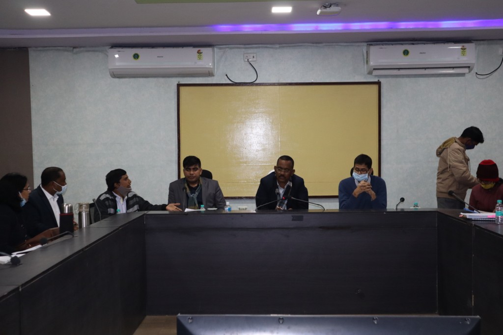 कलेक्टर  धावड़े ने तिरंगा पट्टा और राजस्व मामलों के प्रकरण के शीघ्र निराकरण के दिये निर्देश