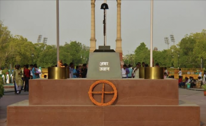26 जनवरी से पहले केंद्र सरकार ने उठाया बड़ा कदम, अमर जवान ज्योति का आज राष्ट्रीय युद्ध स्मारक में होगा विलय