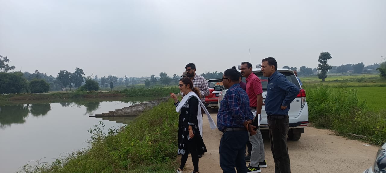 अमृत सरोवरों को मॉडल संसाधन के रूप में करें विकसित: कलेक्टर श्रीमती चंदन त्रिपाठी अमृत सरोवरों को मॉडल संसाधन के रूप में करें विकसित: कलेक्टर श्रीमती चंदन त्रिपाठी