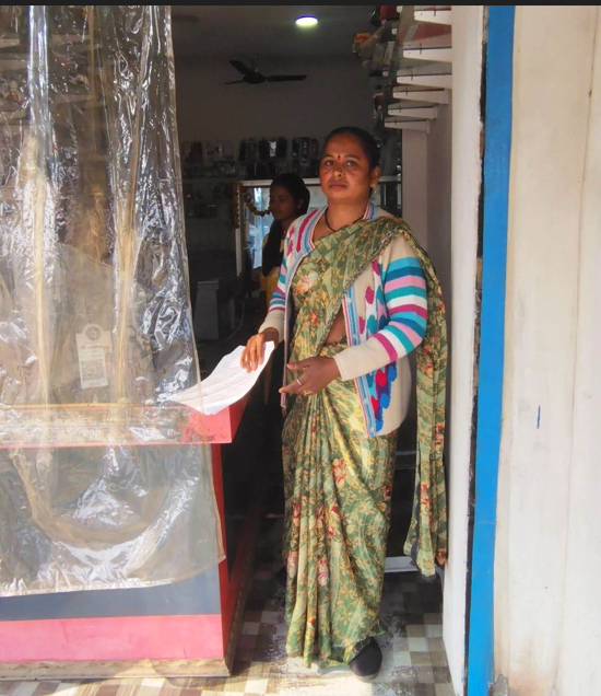 लखपति दीदी बनने की कहानी श्रीमती कृष्णा सिंह की जुबानी बिहान योजना से श्रीमती कृष्णा सिंह ने संभाला अपना और अपने बच्चों का भविष्य