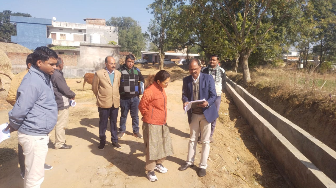  सिंचाई योजनाओं से बढ़ेगी उत्पादकता सारा और तामडांड़ जलाशय कार्यों का कलेक्टर ने किया निरीक्षण