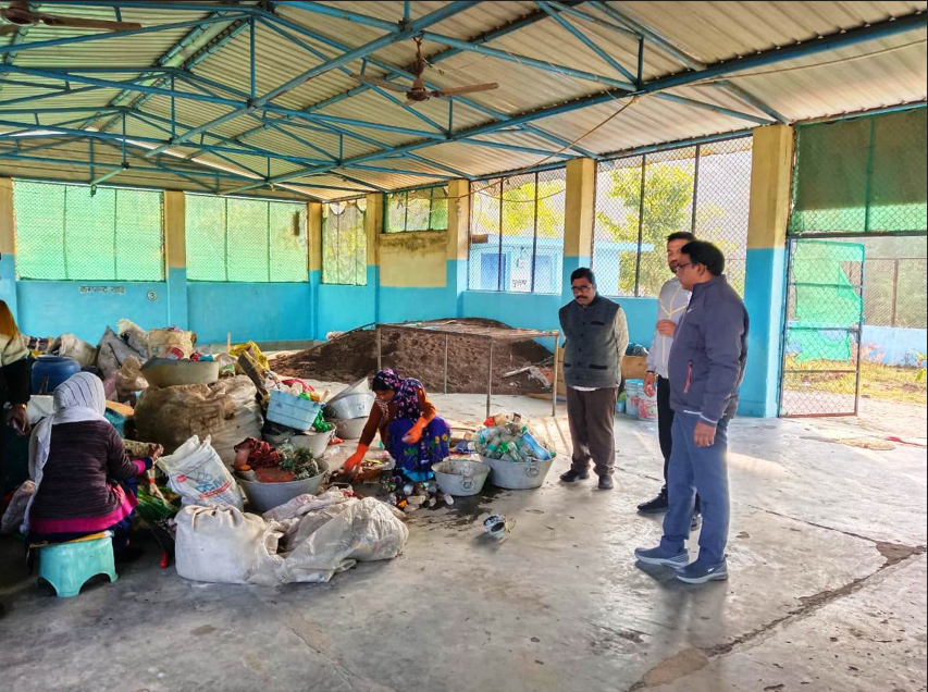 कलेक्टर व निगम प्रशासक के निर्देश पर निगम आयुक्त शहर की साफ़-सफाई सहित अन्य व्यवस्थाओं का प्रतिदिन कर रहे निरीक्षण