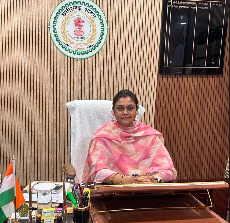 नवीन जिले मनेन्द्रगढ़ चिरमिरी भरतपुर को पहली महिला जिला पंचायत अध्यक्ष से पहले मिली पहली महिला जिला पंचायत सीईओ