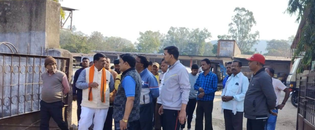  नव निर्वाचित महापौर तैयारियों का लगातार कर रहे मॉनिटरिंग नगर निगम चिरमिरी में स्वच्छता सर्वेक्षण को लेकर तैयारियाँ