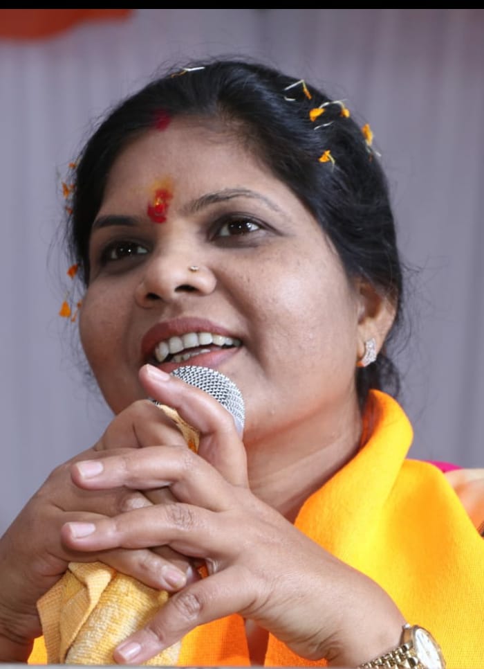 भाजपा जिलाध्यक्षा पावले  का तीखा हमला, पूछी : बड़ी-बड़ी बातें करने वाले भूपेश बघेल सौम्या चौरसिया के बारे में बोल के दिखाए पत्रकारों द्वारा सौम्या पर सवाल पूछने पर हमला करवाने तक की कोशिश करते है भूपेश