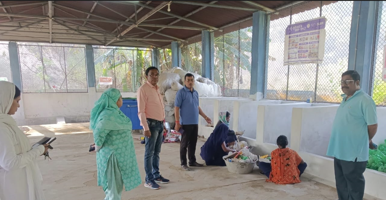  स्वच्छता सर्वेक्षण को लेकर निगम कमिश्नर का सघन दौरा