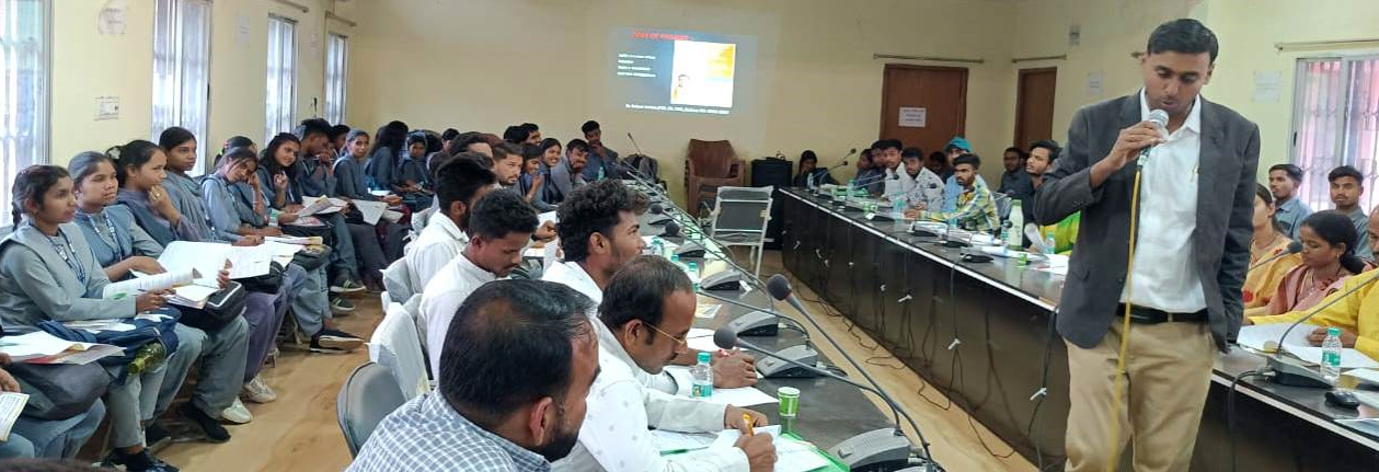  बैकुंठपुर में एक दिवसीय उद्यमिता विकास एवं जागरूकता शिविर संपन्न