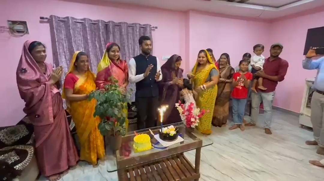 जिला पंचायत सभापति दीप्ती गोविंद वर्मा ने जन्मदिन किया पौधा भेट