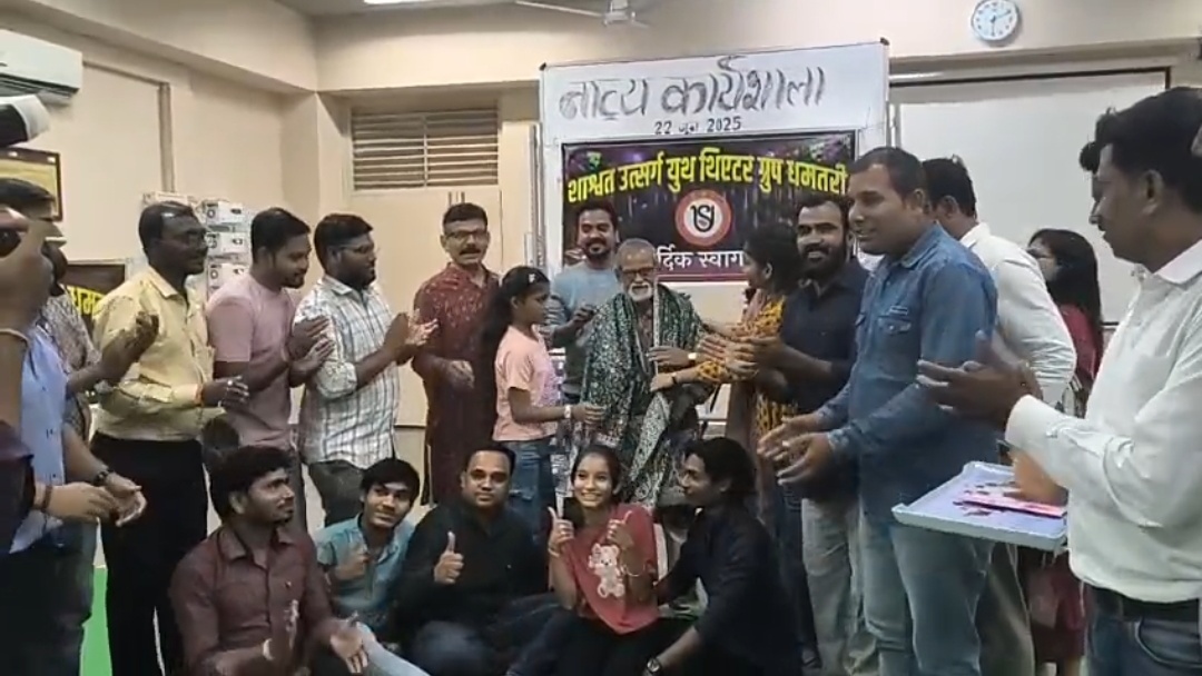 शाश्वत उत्सर्ग यूथ थिएटर ग्रुप के तत्वधान में शंकरदाह में अजीम प्रेमजी फाउंडेशन में आयोजित की एक दिवसीय नाट्य कार्यशाला