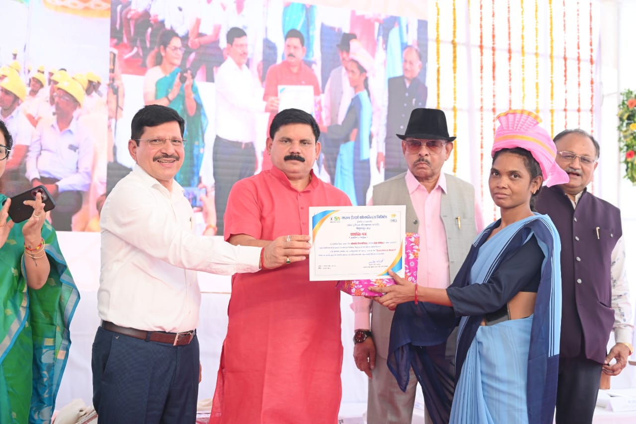 अत्याधुनिक तकनीक का प्रयोग कर भूमिगत खदानों से उत्पादन बढ़ाना हमारा लक्ष्य &ndash; केंद्रीय कोयला एवं खान राज्यमंत्री श्री सतीश चन्द्र दुबे