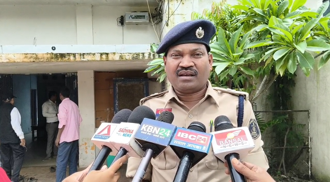 पुलिस व्यवस्था पर उठे सवाल श्रमजीवी पत्रकार संघ ने सौंपा ज्ञापन चेताया आंदोलन का रास्ता अपनाने का