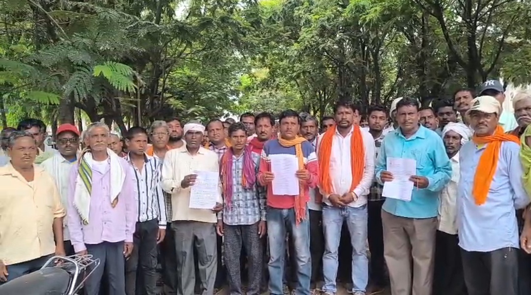 ग्राम भालूझुलन में फूड पार्क के लिए भूमि अधिग्रहण का ग्रामीणों ने किया विरोध