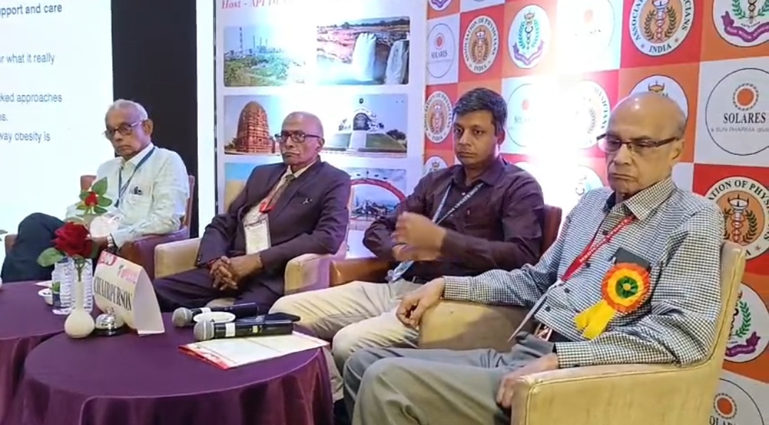 देश भर के डॉक्टर एक दिवसीय मेडिसिन अपडेट सम्मेलन मे शामिल हुए