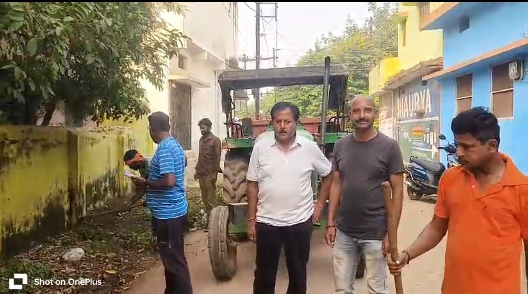 दीपावली पर्व में नगर की साफ सफाई               