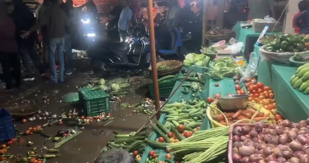 अंबिकापुर में सब्जी बेचने वाली महिला पर रात में टूटा गुंडों का कहर 