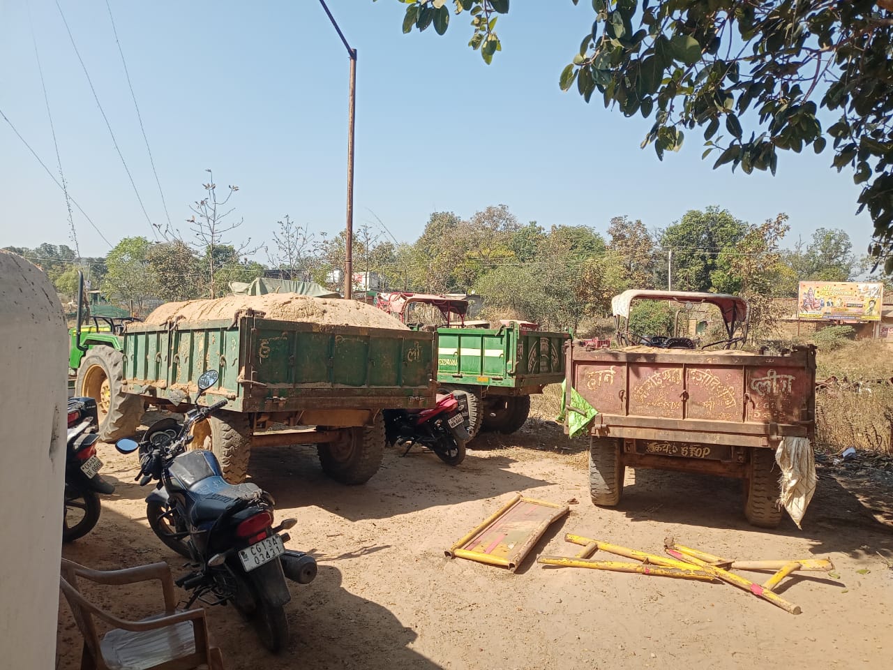 मांड नदी में अवैध रेत उत्खनन पर बड़ी कार्रवाई, दो दिन में चार ट्रैक्टर जब्त