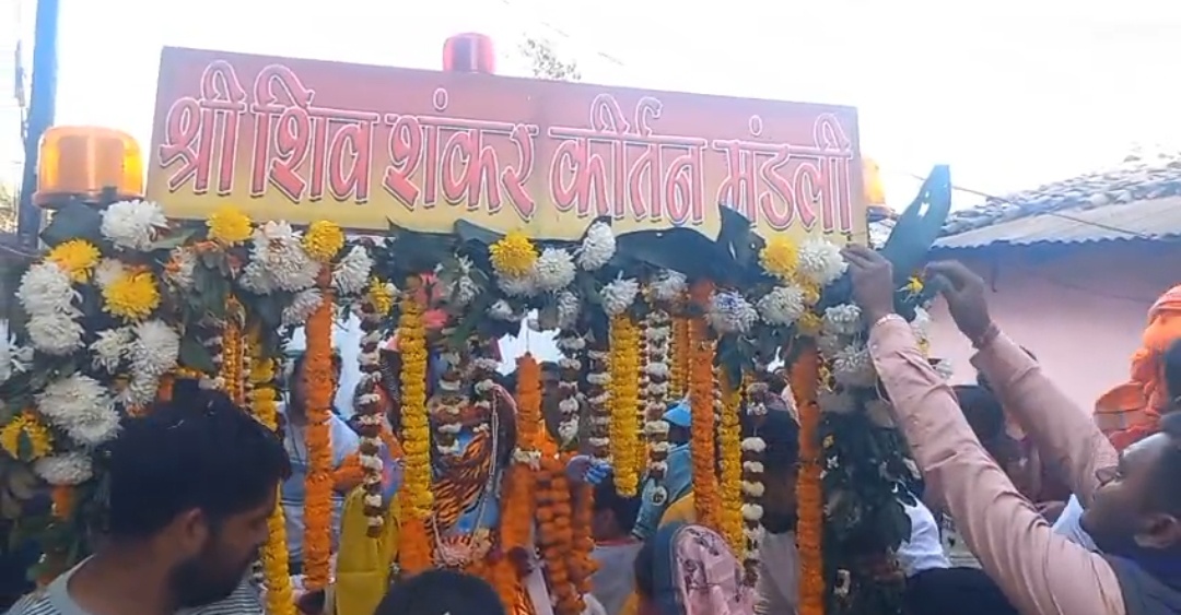 अंबिकापुर में निकली भगवान शंकर की बारात 