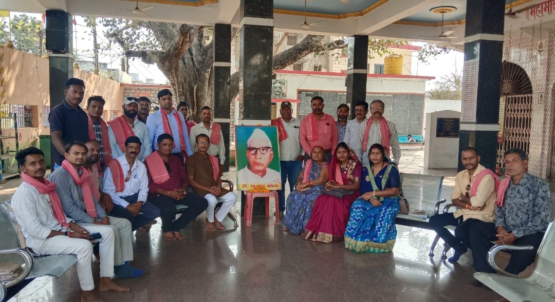 पुरखा के सुरता कार्यक्रम मे डा खूबचंद बघेल को श्रध्दासुमन अर्पित