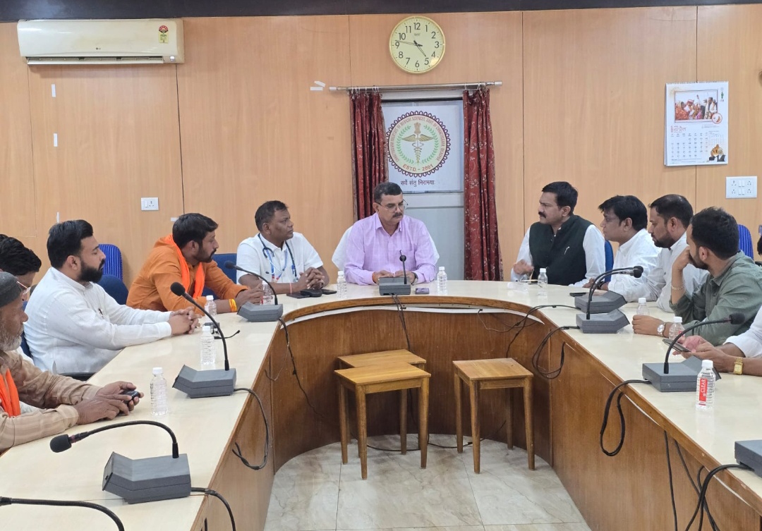 भाजपा अल्पसंख्यक मोर्चा प्रदेश अध्यक्ष मखमूर इकबाल का दादी अम्मा उर्स जियारत