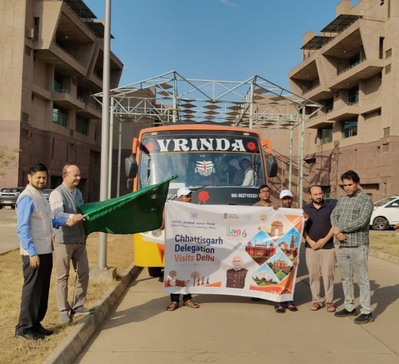 युवा संगम चरण VI के तहत छत्तीसगढ़ के युवा प्रतिनिधिमंडल को दिल्ली के लिए रवाना यह कार्यक्रम पांच स्तंभों पर आधारित है पर्यटन परंपरा प्रगति प्रौद्योगिकी और परस्पर संपर्क