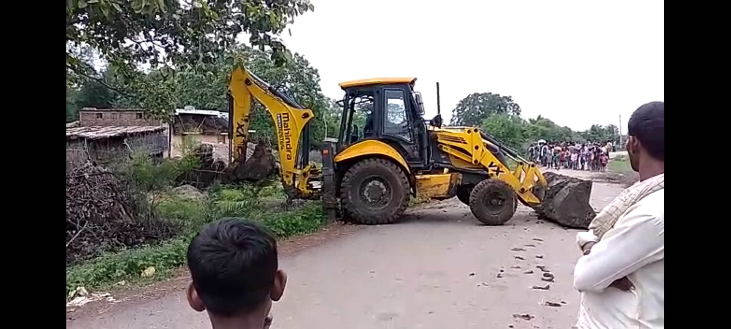 कई एकड़ शासकीय जमीन पर अवैध कब्जा..