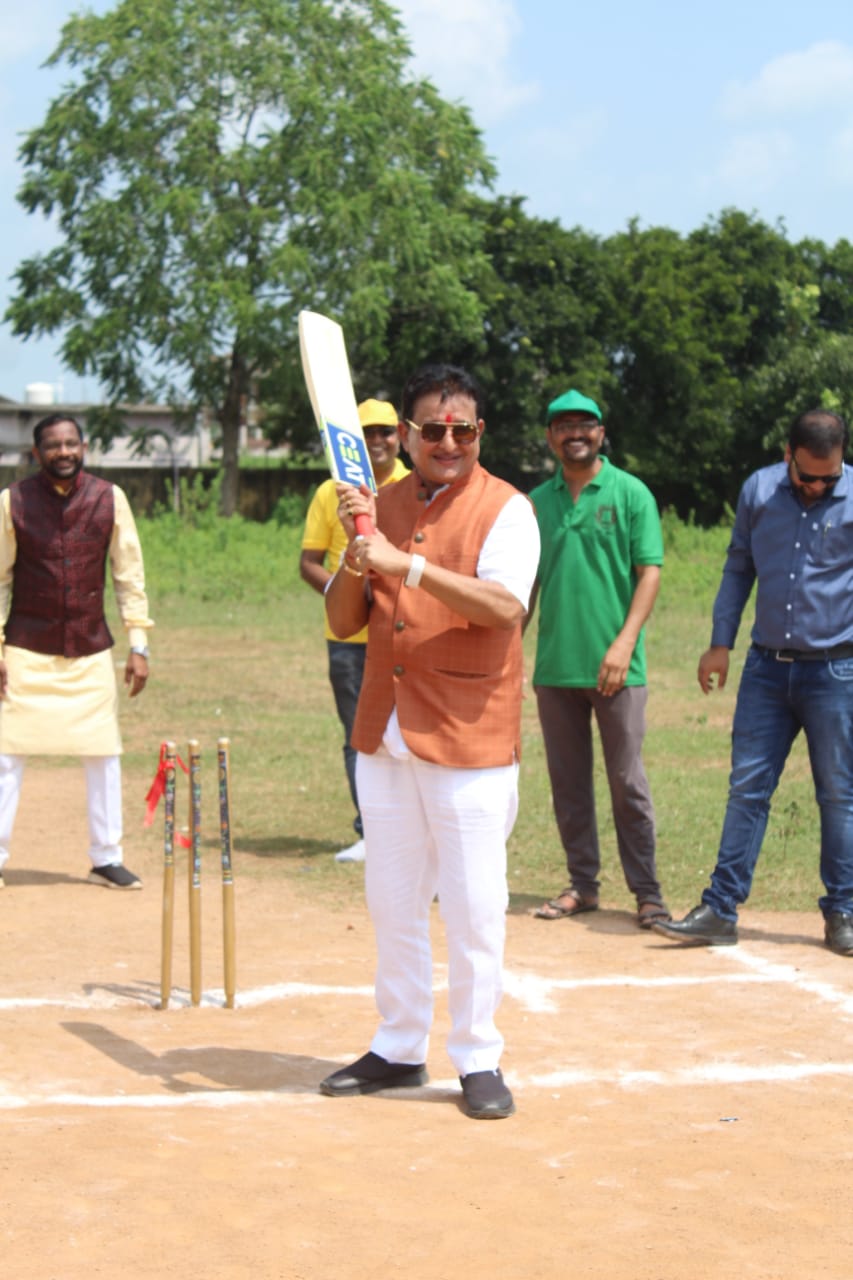 मारवाड़ी युवा मंच के नेतृत्व में हुआ एक दिवसीय क्रिकेट प्रतियोगिता का आयोजन, शुभारंभ से पहले हुआ राष्ट्रगान