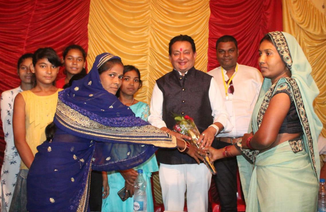 सरकड़ा में धूमधाम से मनाया गया गांधी जयंती, कार्यक्रम पहुंचे सम्पत अग्रवाल 