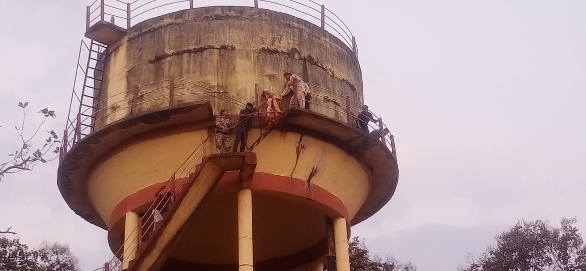 मानसिक विछिप्त महिला को रेस्क्यू कर ,  जिला प्रशासन की तत्परता से बची महिला की जान