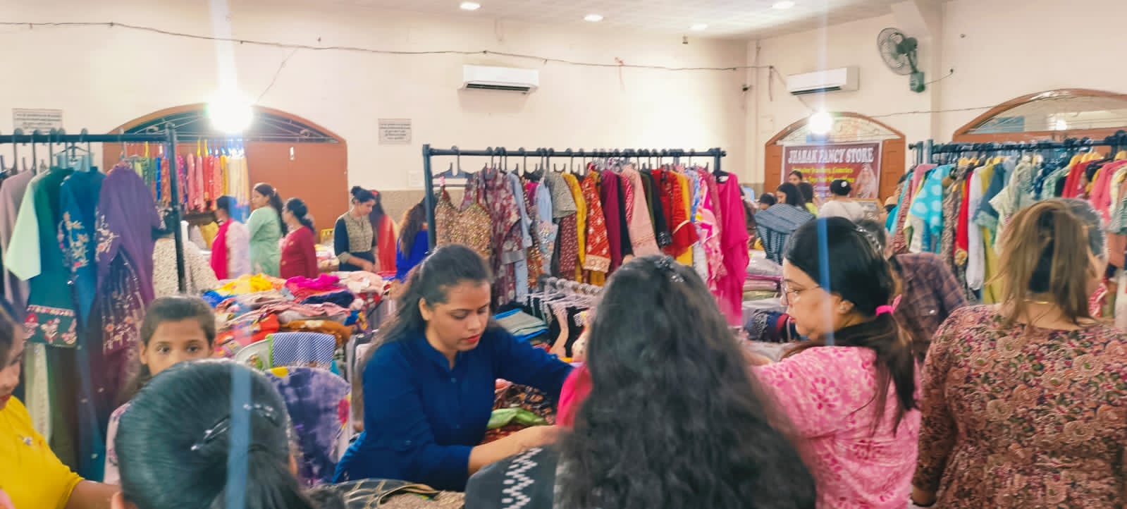 रायपुर,राजधानी के अशोका रतन में दो दिवसीय सावन मेला का आयोजन,एग्जीबिशन का उद्देश्य घर से काम कर रही महिलाओं को एक अच्छा प्लेटफार्म देना ,