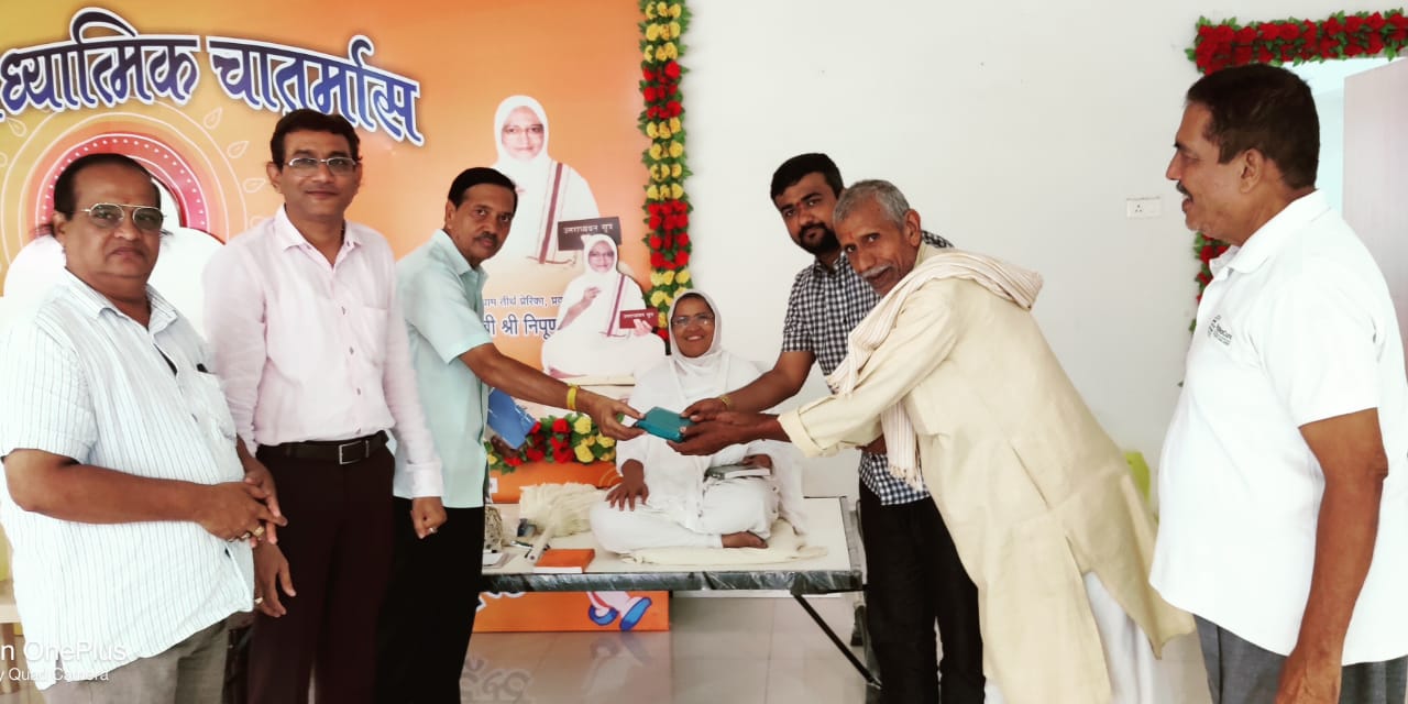 रायपुर,धर्म का सेवा से सरोकार जरूरी है - साध्वी स्नेहयशा श्री जैन सेवा - जन सेवा के अंतर्गत गूंगे बहरों को श्रवण यन्त्र वितरित