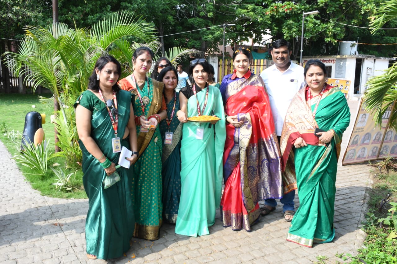 सावन उत्सव में जमकर झूमें महिलायें बुजुर्गों के चौपाल ने किया सावन सेलिब्रेट