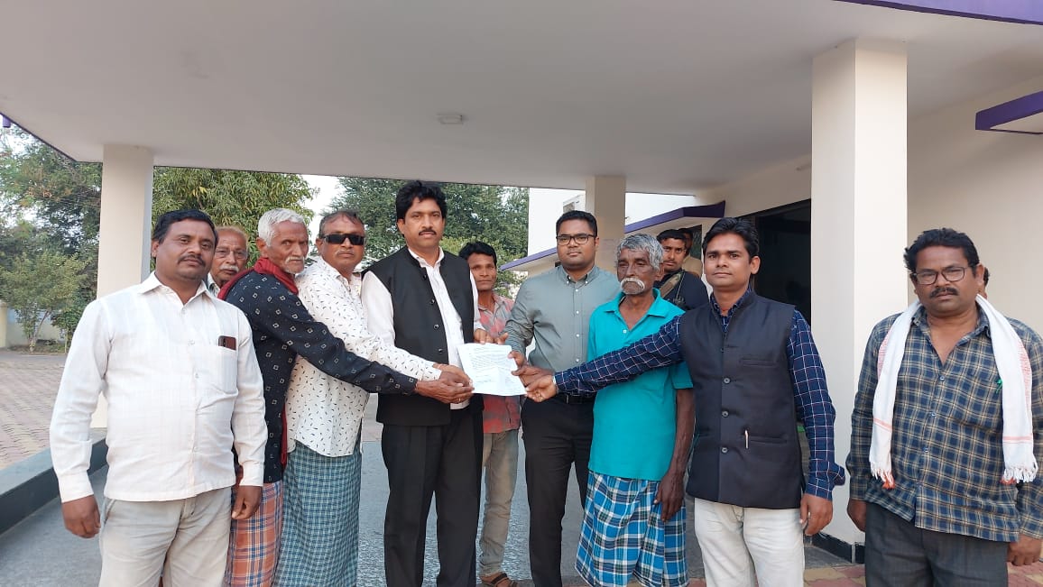 ग्राम अकलतरा में लोक जनसुनवाई के पहले ही ग्रामीण कर रहे है विरोध  अकलतरा ग्रामीणों ने एस डी एम को सौपा ज्ञापन 