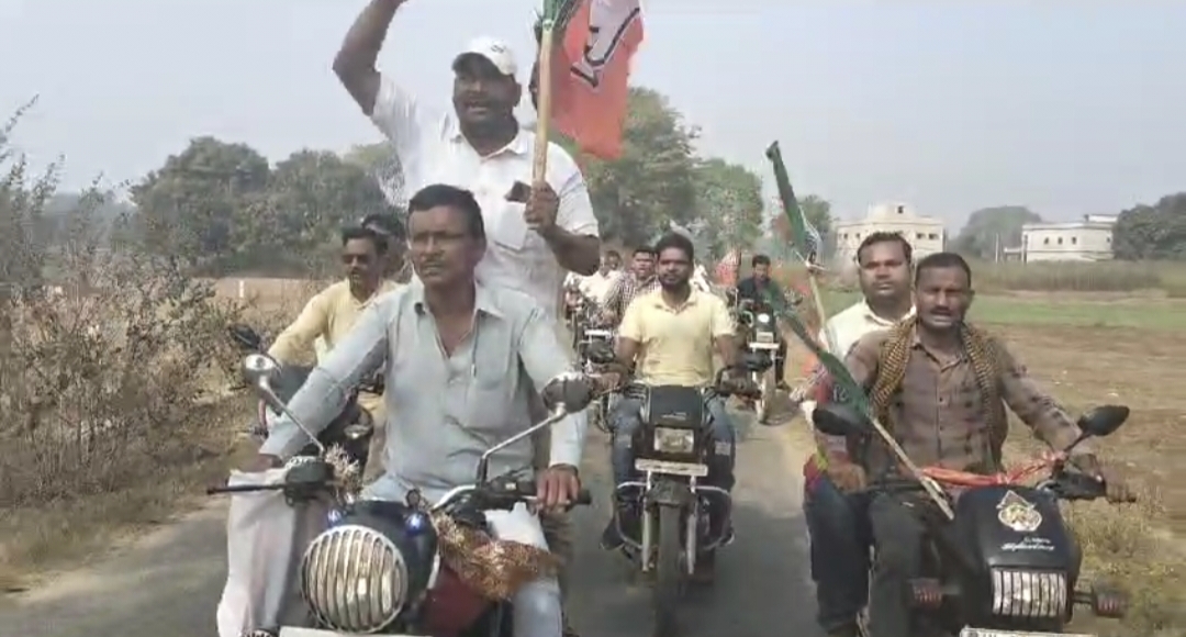 भाजपा मंडल अध्यक्ष के निधन पर पहुंचे सांसद विधायक और जिले के सभी जनप्रतिनिधि वही जिले के सभी पंचायतों में शोक की लहर 