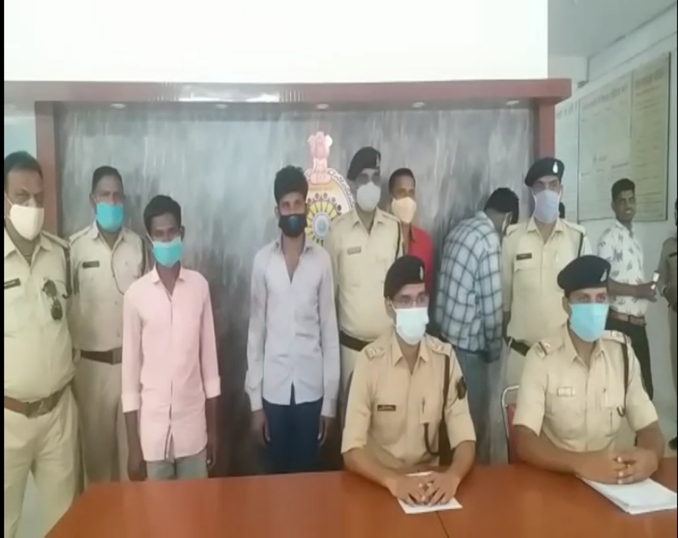 अज्ञात युवती के हुए हत्या कि गुत्थी सुलझी, युवती का प्रेमी ही निकला हत्यारा,.. 