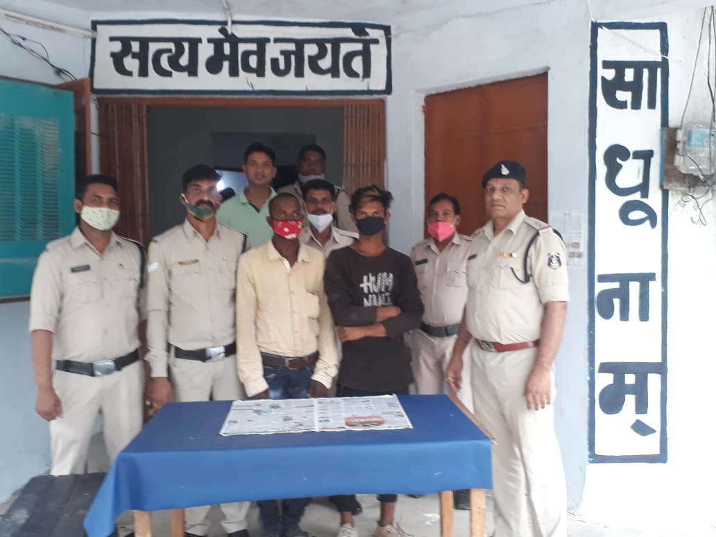 नाबालिक बालिका को शादी का झांसा देकर भगा कर ले जाने  वाले आरोपी एवं उसके साथी को पुलिस ने किया गिरफ्तार