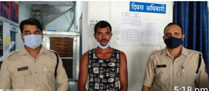 एक साल से पुलिस की आखों में धूल झोंक रहे हत्या के प्रयास का आरोपी गिरफ्तार