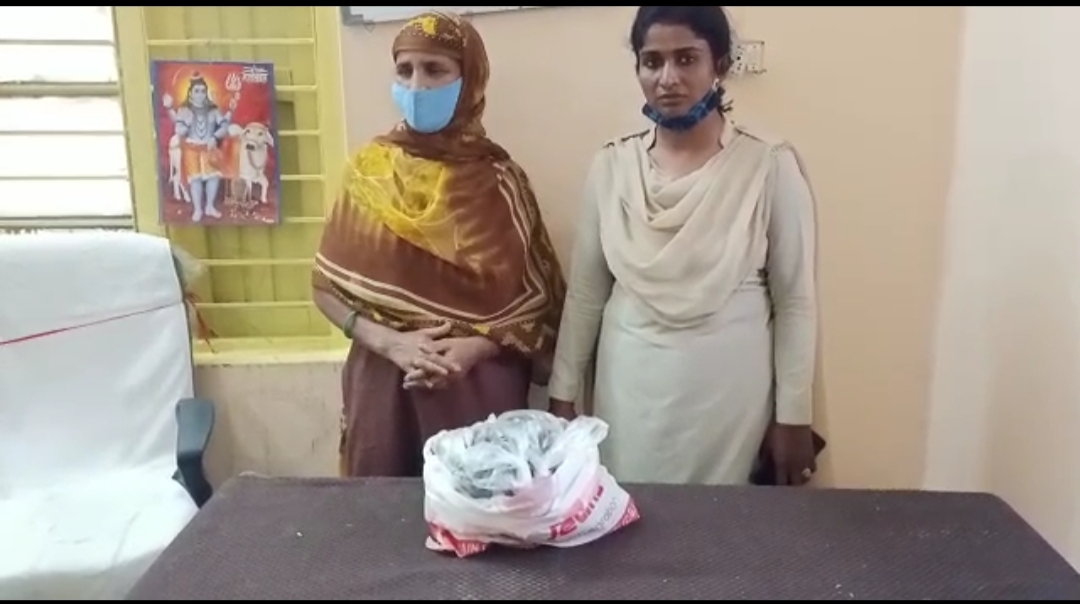 आरोपिया के पास से 600 ग्राम गांजा जप्त