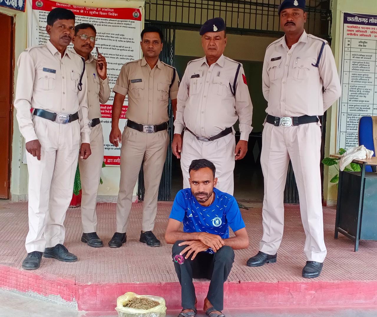 1 किलो 100 ग्राम अवैध गाँजा सहित आरोपी गिरफ्तार, थाना खड़गवां की कार्यवाही