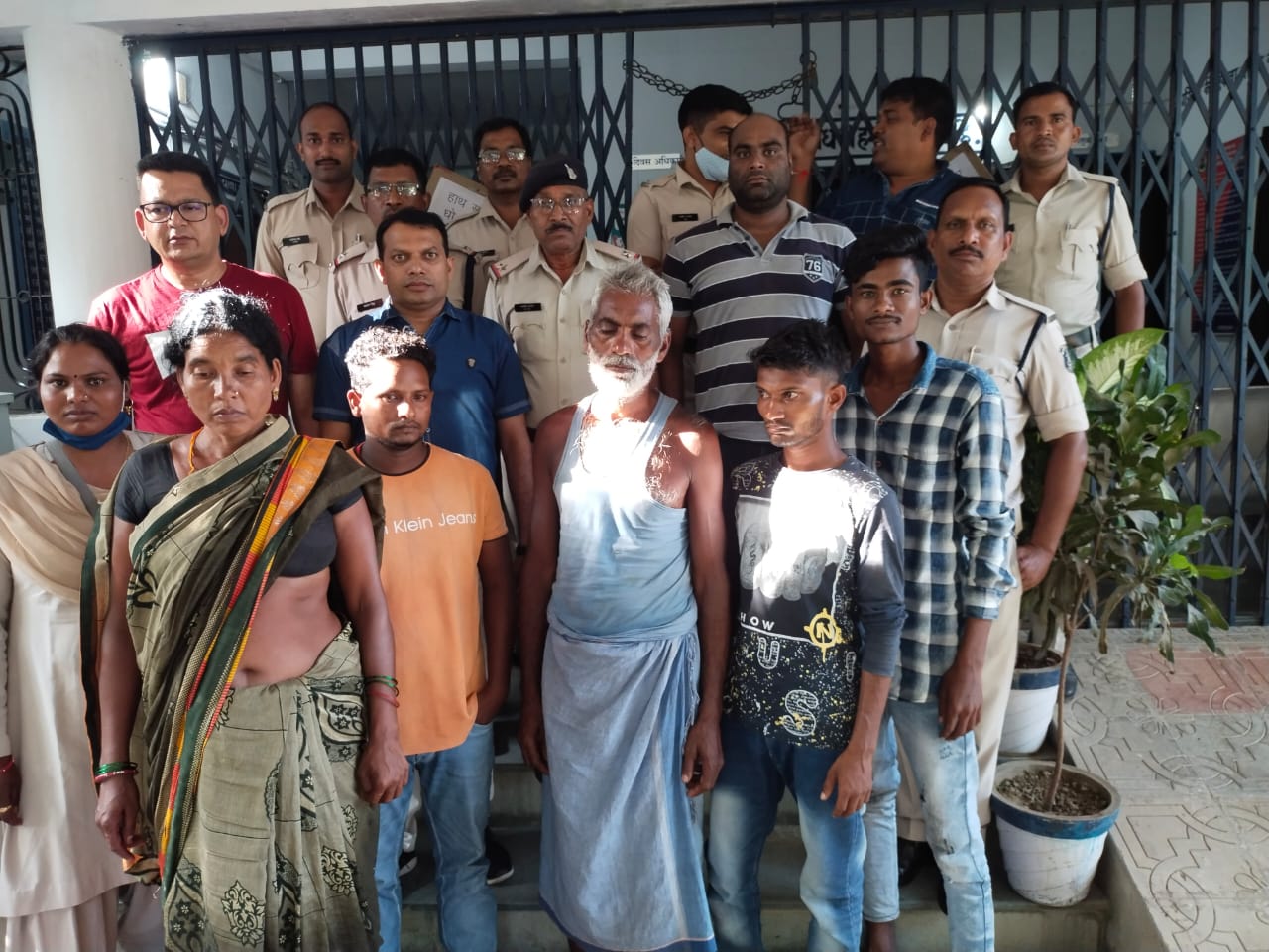 एनडीपीएस एक्ट के तहत नशीली दवा के बिक्री करने वाले आरोपियों पर कसा शिकंजा, एक ही दिन में 5 व्यक्तियों पर थाना पटना की टीम ने की कार्यवाही