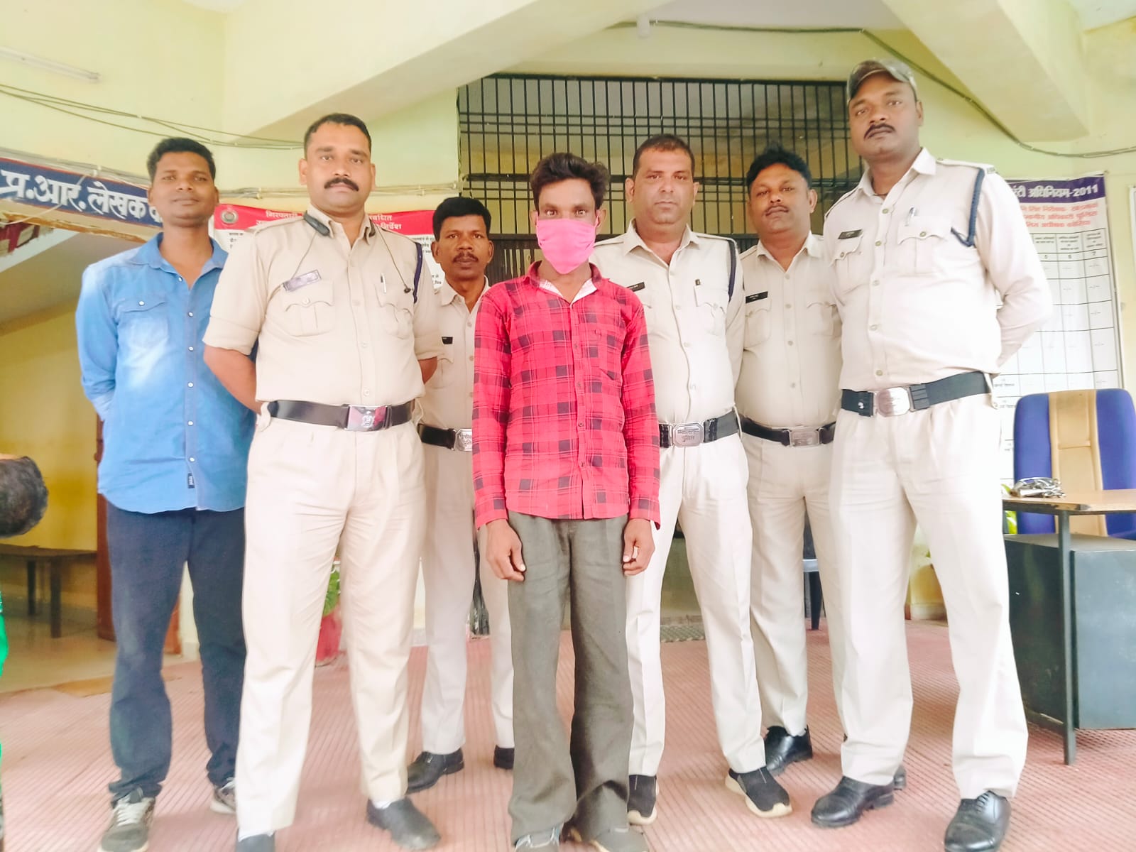 दहेज की मांग करने वाला आरोपी पति को खड़गवां टीम ने किया गिरफ्तार